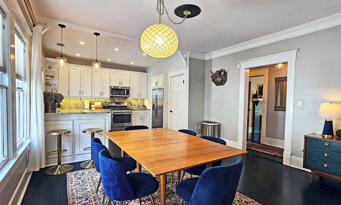 East Side House | The Manhattan, 3BR/2Bath, Spacious Craftsman in Grant Park/ATL, Screened Porched