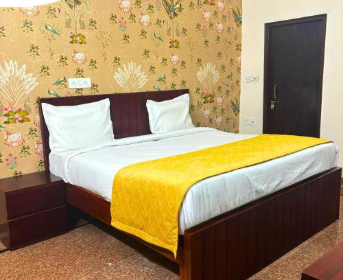Vrindavan Hotel | The Manthan Stays