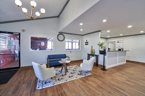 West Yarmouth Hotel | The Mariner Resort Cape Cod by The Red Collection