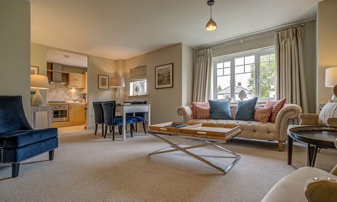 Oxford Apartment | The Marlborough Suite Vanbrugh 3 | Oxford Holiday Let | 2 Bedrooms & Sleeps 4