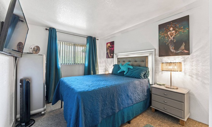 Racquet Club West Condo | The Mermaid Quarters Deluxe Stay WiFI-Central Palm Springs