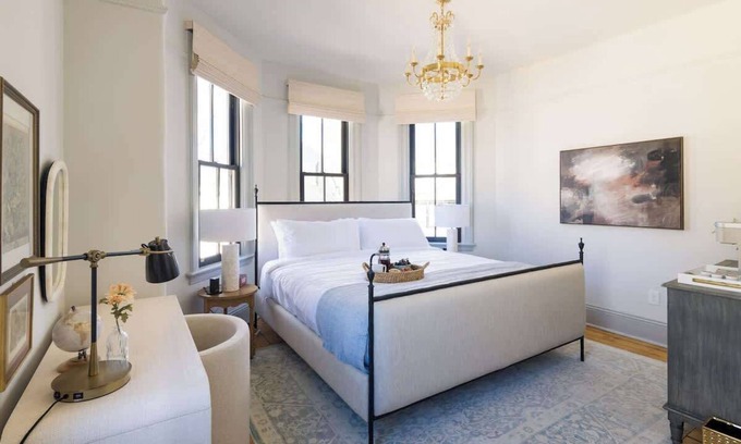 Newport House | The Mermaid Suite – Luxury Suite Steps from Thames