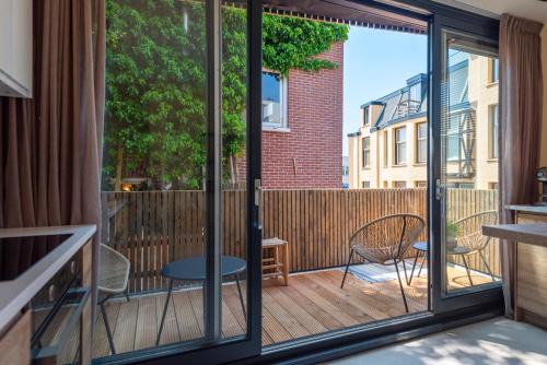 Zandvoort House | The Modern Burrow