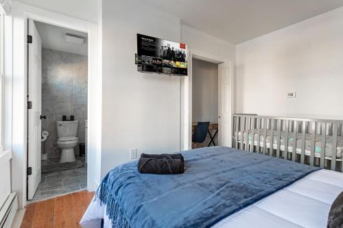 Constable Hook Apartment | The Modern Retreat 4BR 2BA Near NYC and Airport