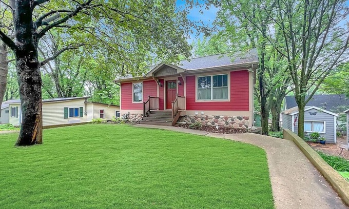 Spirit Lake House | The Monarch Cove House off West Lake Okoboji