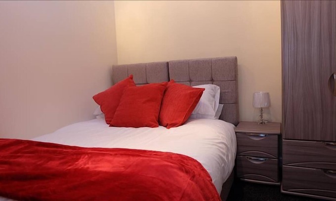 Leek Apartment | The Moorlands Suite - Premier Serviced Accommodation