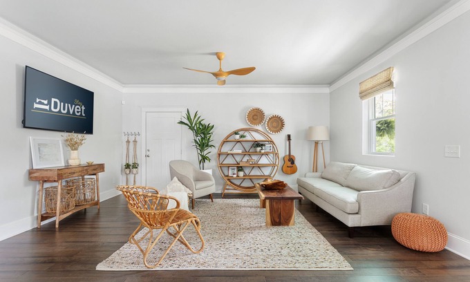 North Charleston House | The Mosstree by StayDuvet | Walk to Park Circle