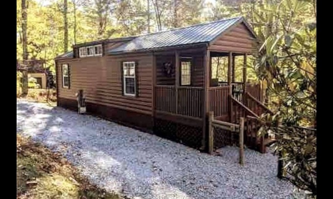 Boone House | The Mountain Mini - 4.5 Miles from App State Campus