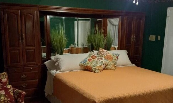 Thunderbolt House | The Mulberry between Tybee and Historic Savannah