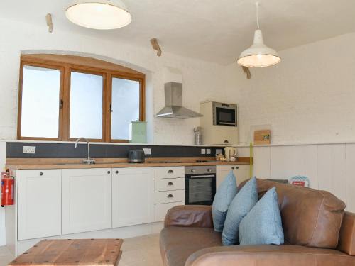 Blaisdon House | The Nag's Stable - Ukc4136