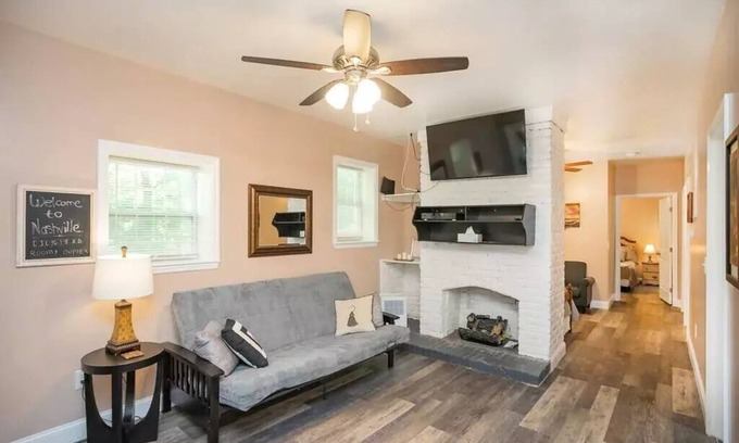 Nashville Apartment | *The Nashville Nest! Minutes frm DT and Airport*
