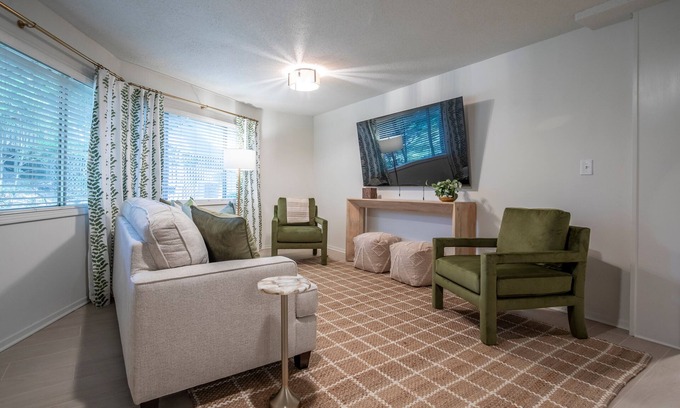 Oxford Condo | The Nest, 2BR Condo by Velvet Ditch Villas