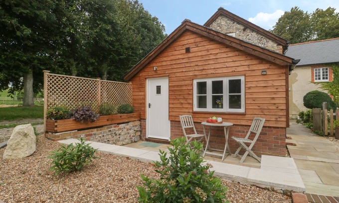 Chitterne Cottage | THE NEST AT THE ROUND HOUSE, pet friendly in Warminster