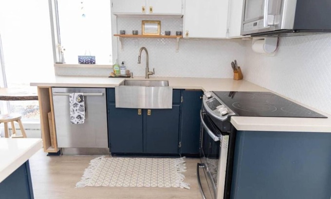 Consecon Cottage | The Nest - Cozy Waterfront on Huycks Bay, PEC