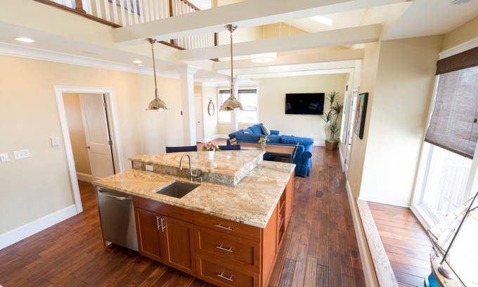 Yachting Village House | The Newport Lofts - 546 Thames Street