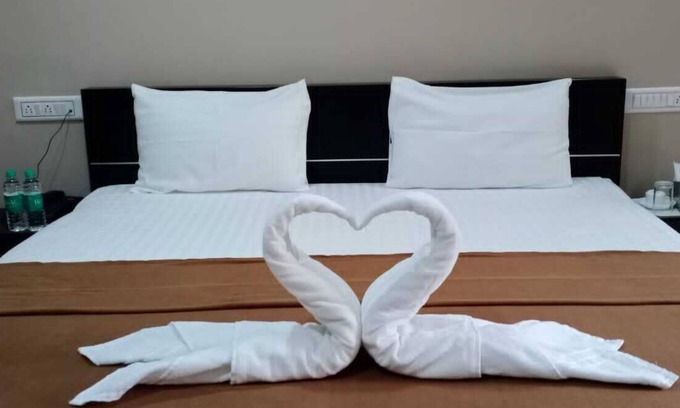 Bagalakunte Hotel | the Nisarga Grand boarding & lodging
