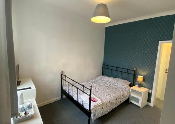 Plymouth House | The Nook En-suite Room