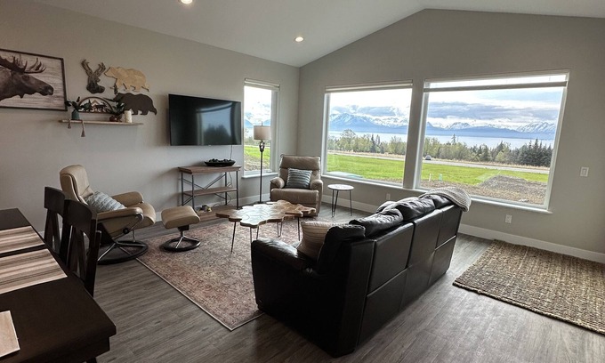 Homer House | The Northern Lights