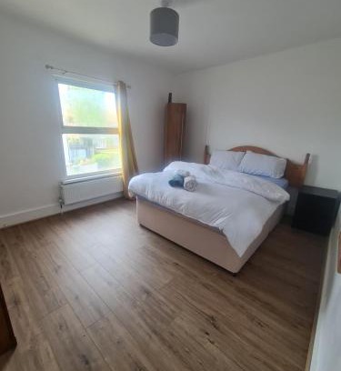 West Thurrock House | The Oaks