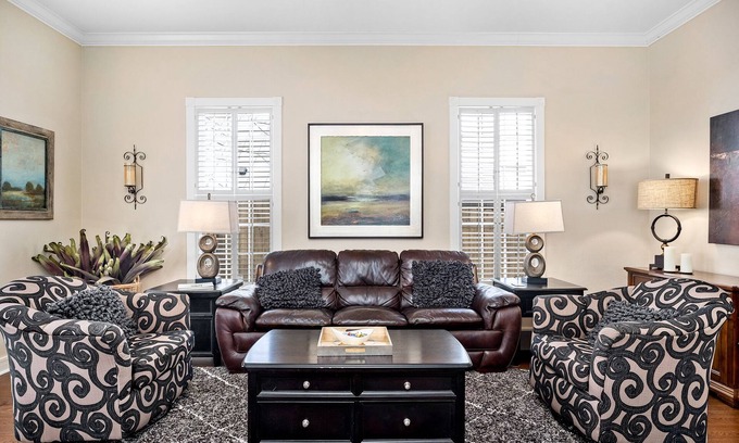 Fredericksburg House | The Oaks On Main | Convenient to Main St.
