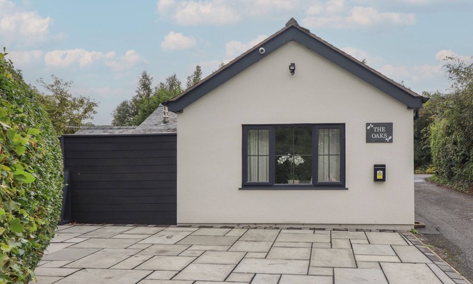 Llangollen Cottage | THE OAKS, pet friendly, luxury holiday cottage in Llangollen