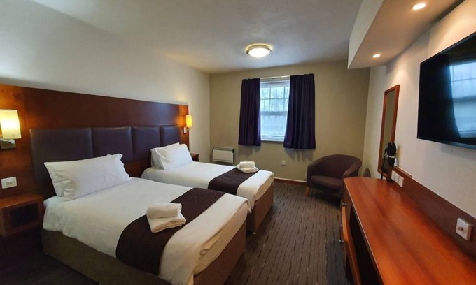 Twigworth Hotel | The Oakwood Hotel