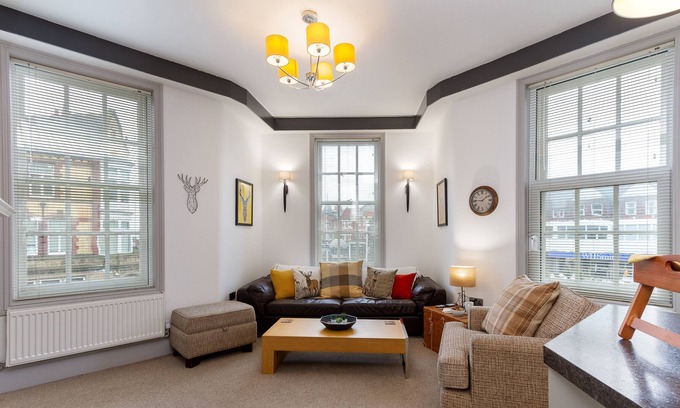 Lytham St. Anne's Apartment | THE OLD BANK APARTMENT 1 - SLEEPS 2 - 1 BEDROOM - CENTRAL ST ANNES