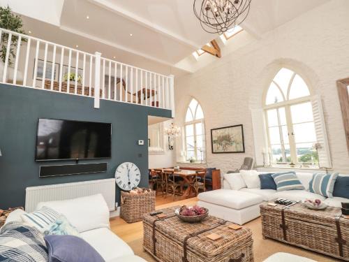 Dittisham House | The Old Chapel