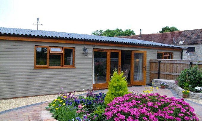 Lydford-on-Fosse House | The Old Cowstall