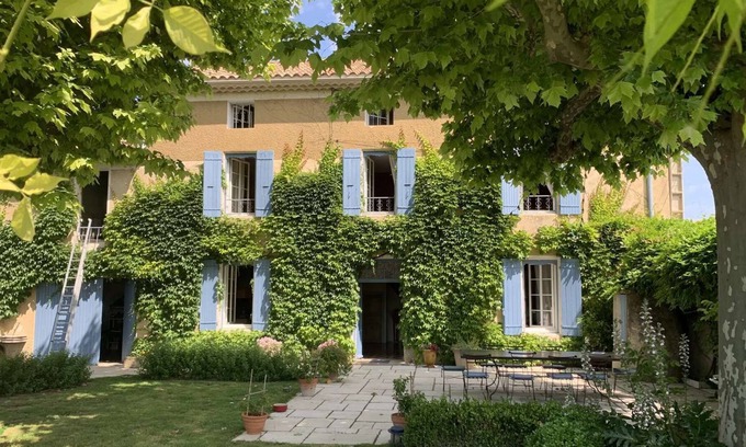 Camaret-sur-Aigues House | The Old Oak Mas