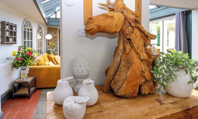 Richmond Apartment | THE OLD SUNDAY SCHOOL, pet friendly, with hot tub in Richmond