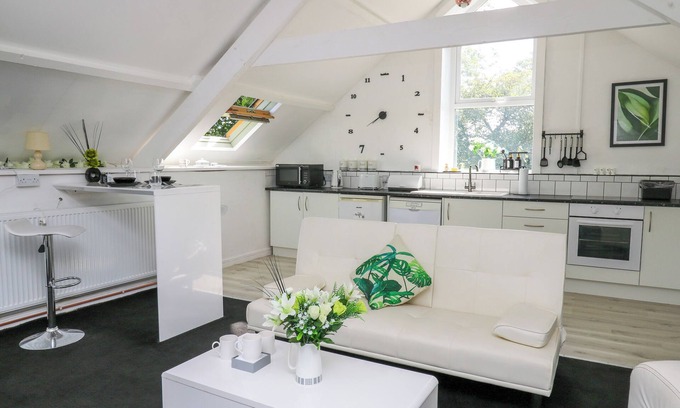 Llanybydder Cottage | The Old Workshop