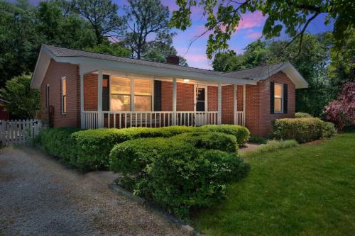 Camellia Heights House | The Oleander Cottage