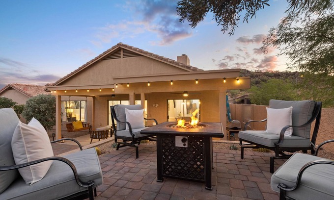 Paradise Valley Village House | The Olive House on the mountain with Noon checkout and low cleaning fee!n