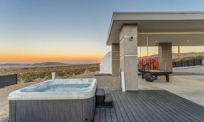 Panorama Heights House | The One - Joshua Tree Escape w/movie theater, geodome & hot tub