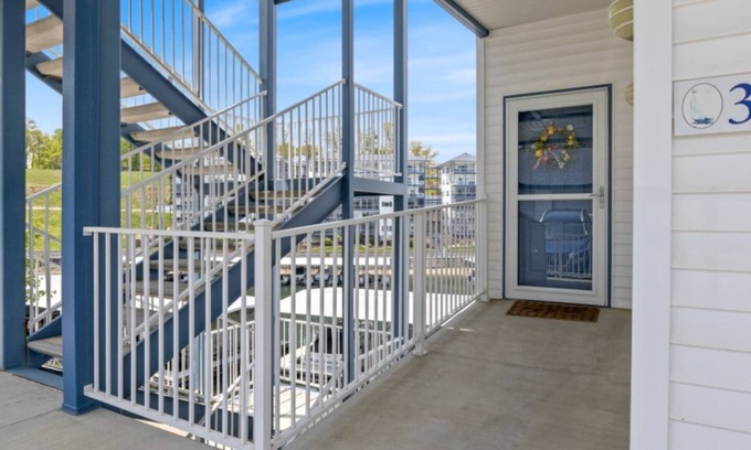 Lake Ozark Apartment | The Opulent Oasis - Monarch Cove