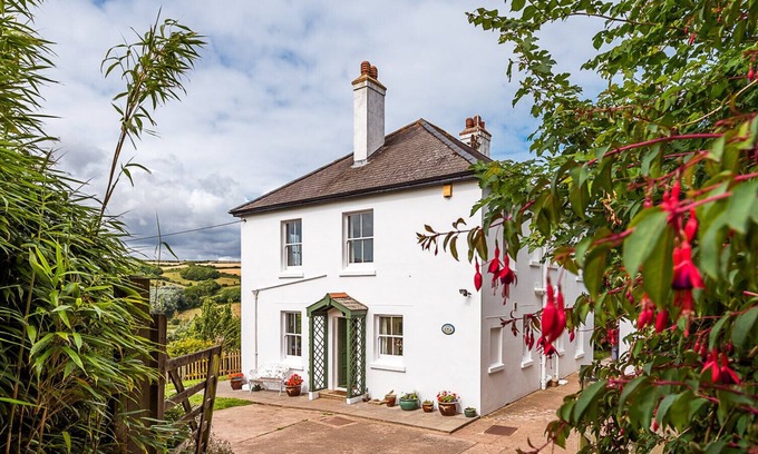 Chillington House | The Orchard House bickerton