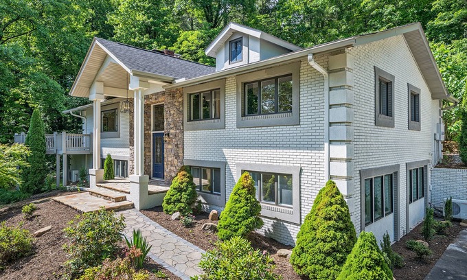 Asheville Cabin | The Overlook Asheville Escape - Modern Luxury Immersed in Nature