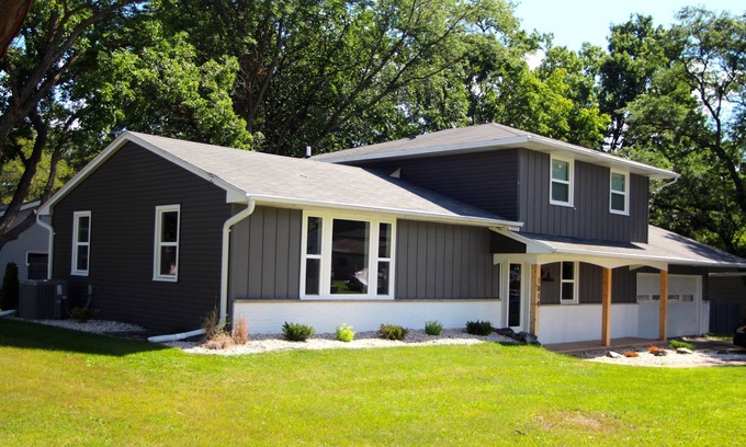 Ashwaubenon House | The Packer Pad