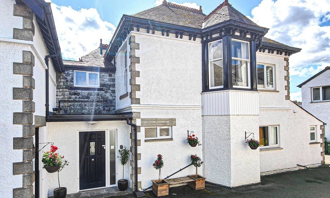 Keswick Cottage | THE PADDOCK, pet friendly, character holiday cottage in Keswick