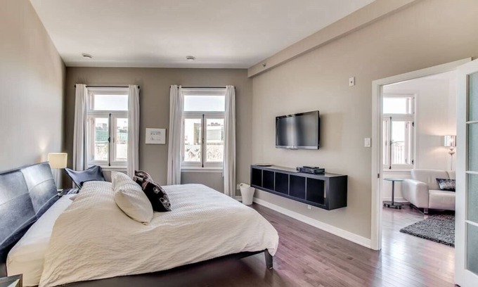 Vieux-Quebec-Cap-Blanc-colline Parlementaire Apartment | The Palace Penthouse, Le penthouse du Palais | 3 BR |