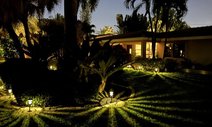 South Corals Villa | The Palm Retreat - Family Fun - Close to the Beach & Las Olas Downtown!
