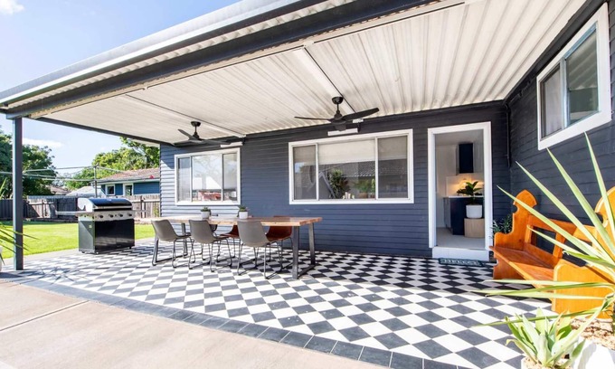 Dubbo House | The Palmer Cove - Stylish, Central