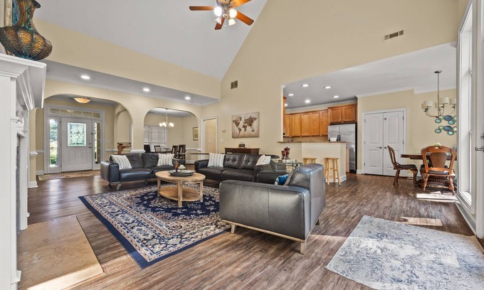 Tyrone House | THE PEACHTREE ABODE