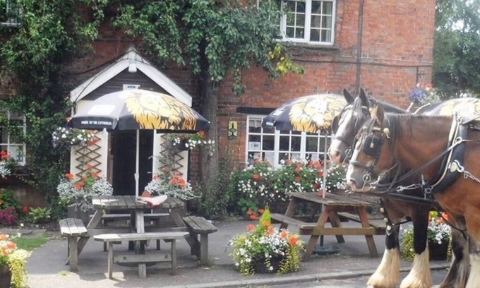Hook Norton Hotel | The Pear Tree Inn