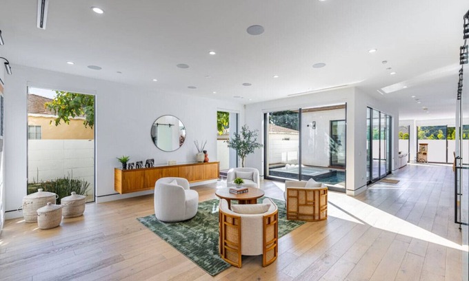 Venice House | The Penmar Retreat - Luxurious resort-style oasis