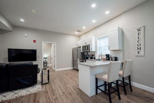 Wilmington Apartment | The Penthouse at Park Place King bed fast WIFI and free coffee