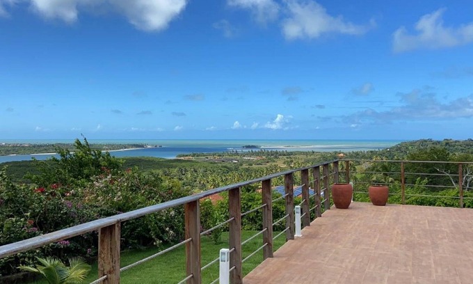 Igarassu House | The perfect house for your New Year's Eve with a view of the crown of the plane.