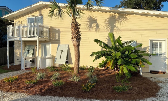 Tybee Island Condo | The Pineapple Cottage Condo - Waterfront living on Chimney Creek