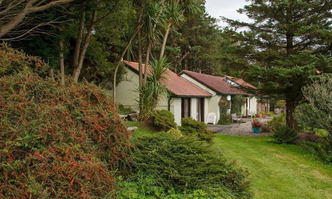Port Erin Cottage | The Pines - a holiday cottage that sleeps 4 guests in 2 bedrooms